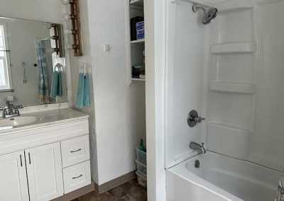 image of the upstairs bathroom