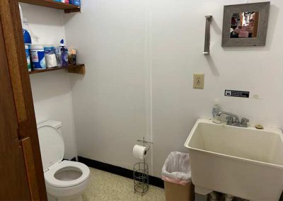 image of the restuarant bathroom